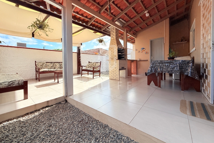 JD1703 - Sobrado mobiliado a 200 metros da praia