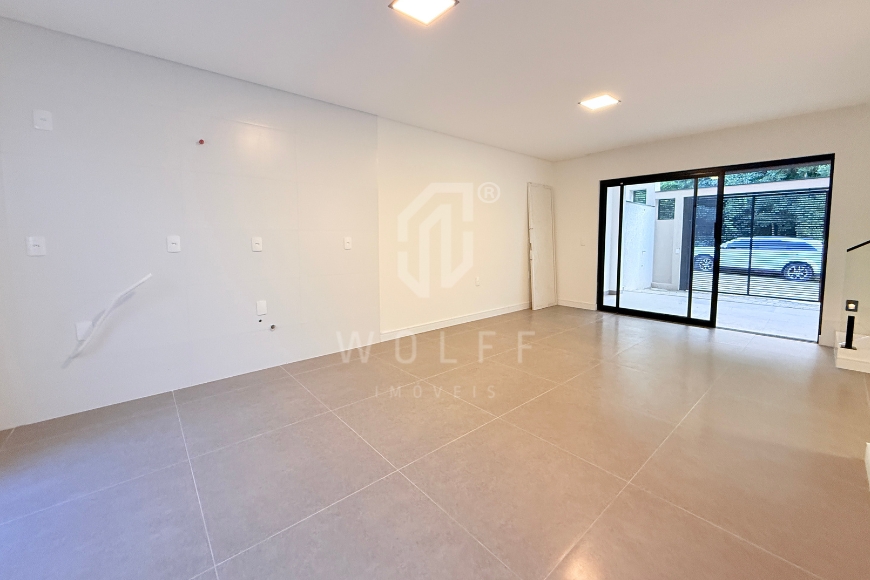 JD1705 - Sobrado com piscina no bairro Itacolomi 