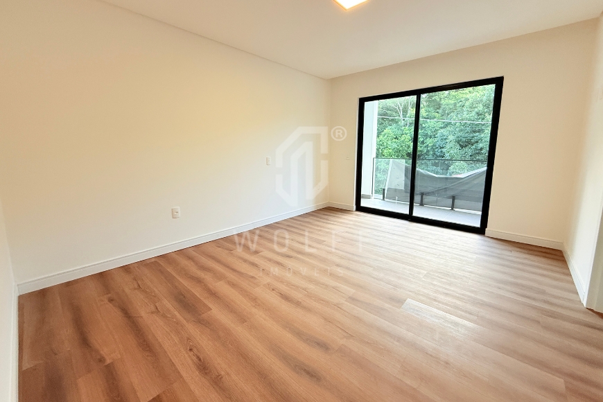 JD1705 - Sobrado com piscina no bairro Itacolomi 