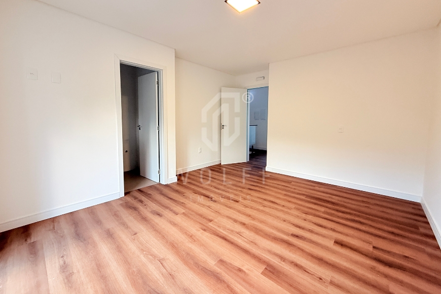 JD1705 - Sobrado com piscina no bairro Itacolomi 