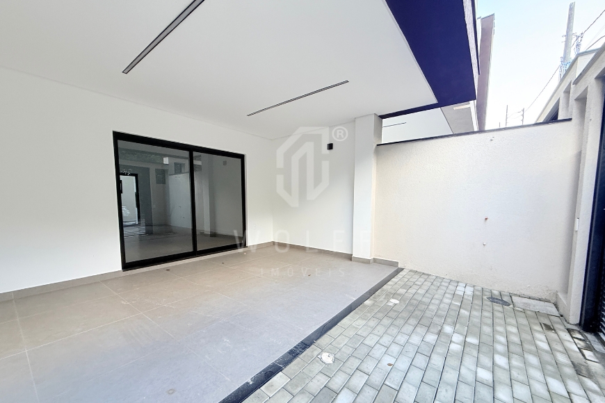 JD1705 - Sobrado com piscina no bairro Itacolomi 