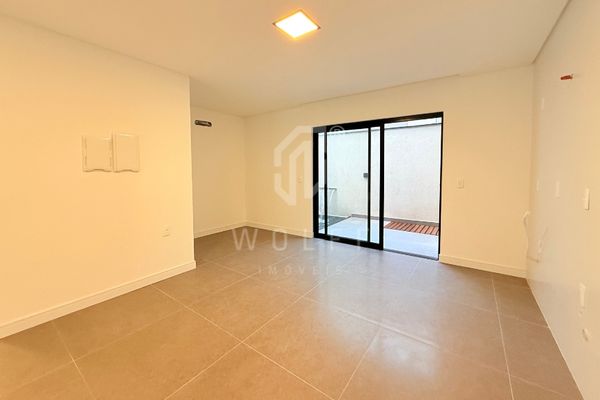 JD1705 - Sobrado com piscina no bairro Itacolomi 