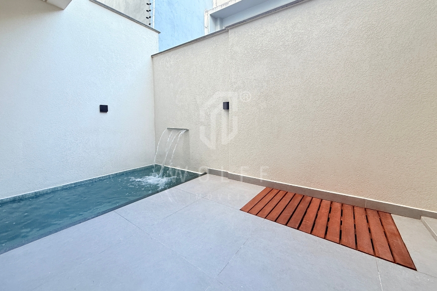 JD1705 - Sobrado com piscina no bairro Itacolomi 