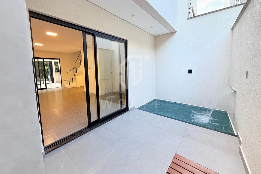 JD1705 - Sobrado com piscina no bairro Itacolomi 