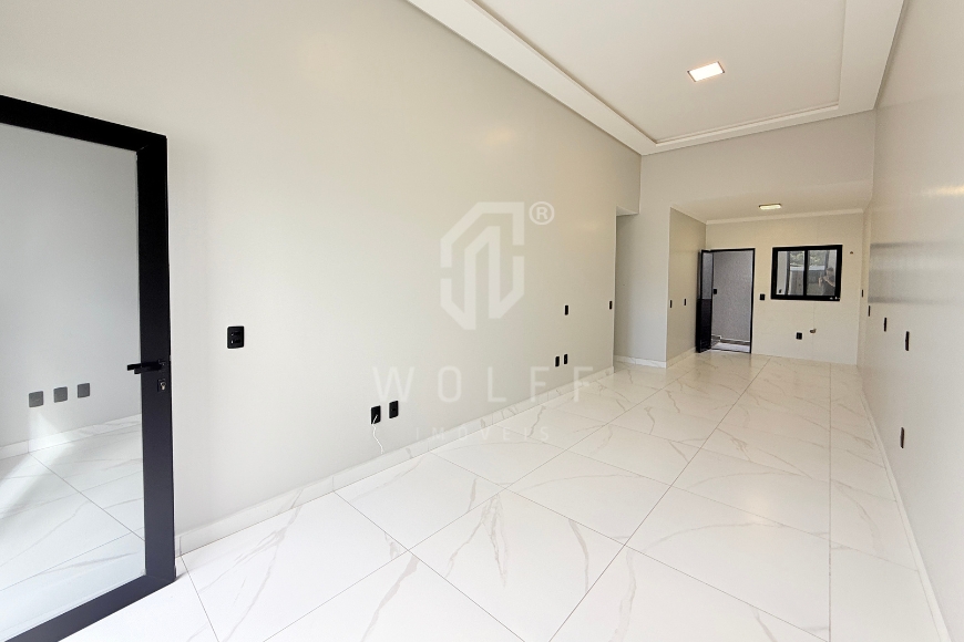 JD1710 - Casa de Esquina com Amplo Espaço de Terreno