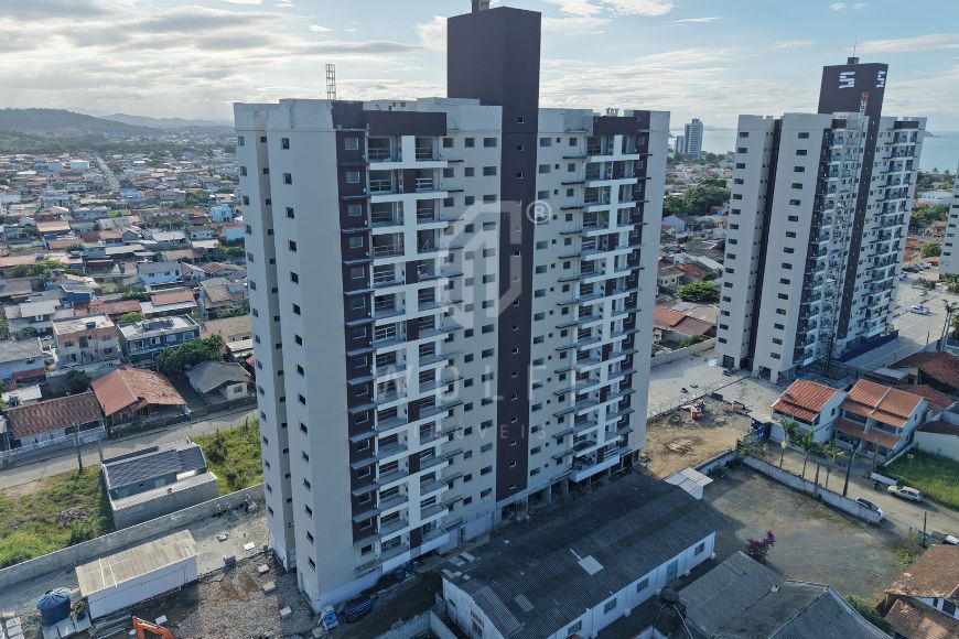 JD1711 – Apartamento de 03 dormitórios na Praia da Armação