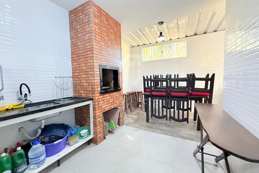 JD1719 - Casa Mobiliada com 03 dormitórios em Itajuba