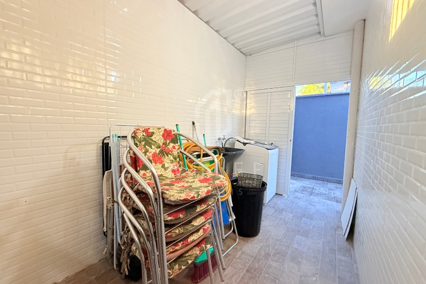 JD1719 - Casa Mobiliada com 03 dormitórios em Itajuba