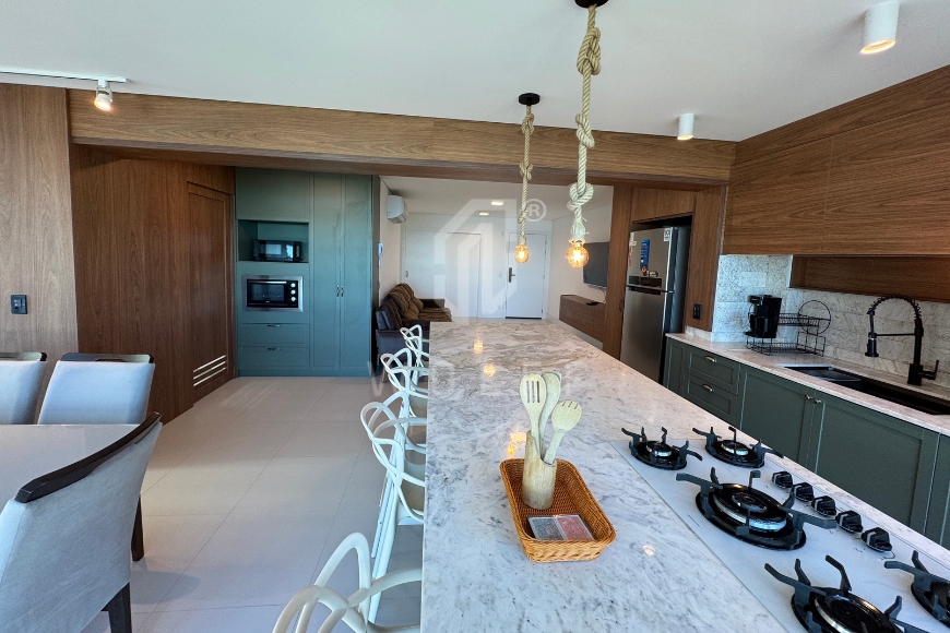JD1724 - Apartamento Frente Mar em Balneário Piçarras/SC