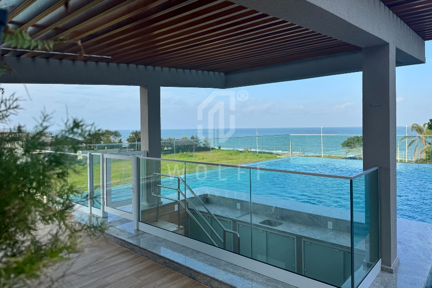 JD1724 - Apartamento Frente Mar em Balneário Piçarras/SC