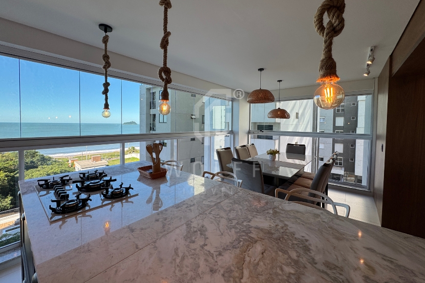 JD1724 - Apartamento Frente Mar em Balneário Piçarras/SC