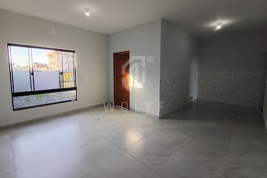 JD1725 - Casa com 03 dormitórios e amplo espaço de terreno livre