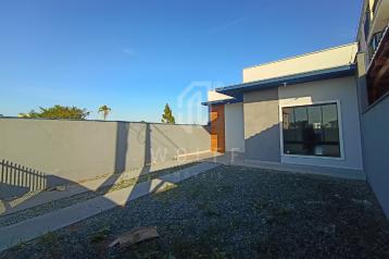 JD1725 - Casa com 03 dormitórios e amplo espaço de terreno livre