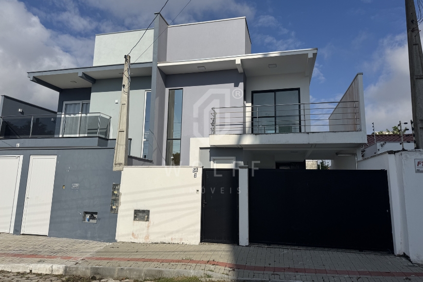 JD1726 - Sobrado no Quilombo a 130 metros da Praia