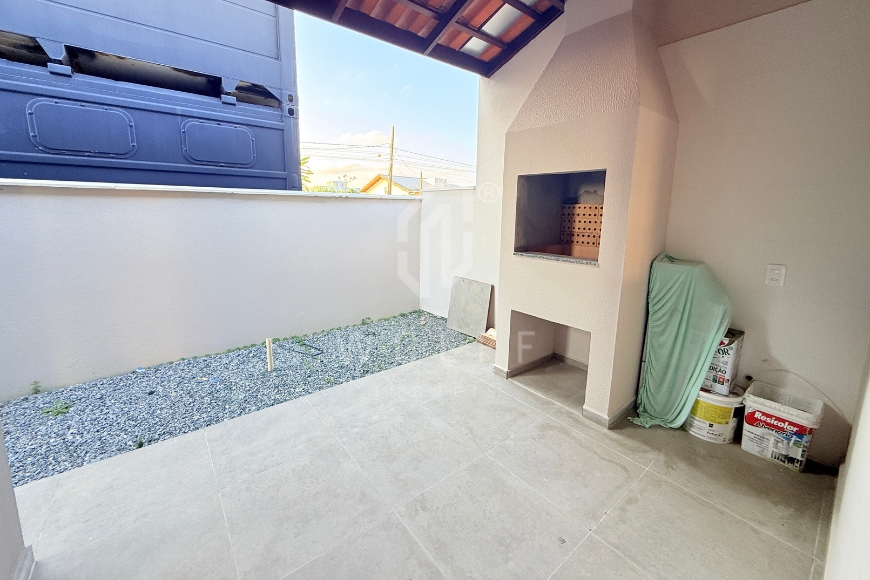 JD1727 - Casa Geminada com Espaço de Festas