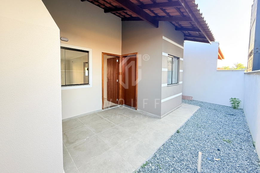 JD1727 - Casa Geminada com Espaço de Festas