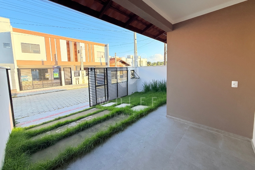 JD1727 - Casa Geminada com Espaço de Festas