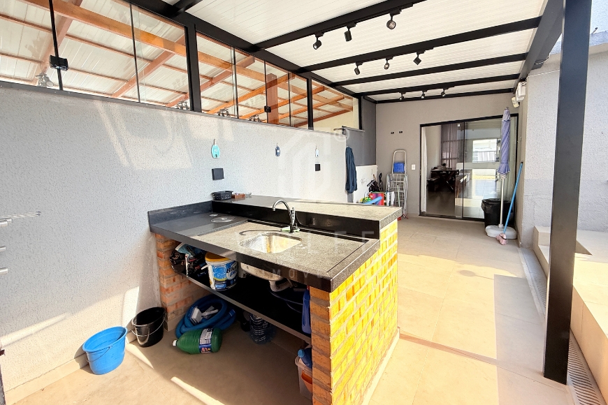 JD1731 - Casa com Piscina em ótima localização de Itajuba