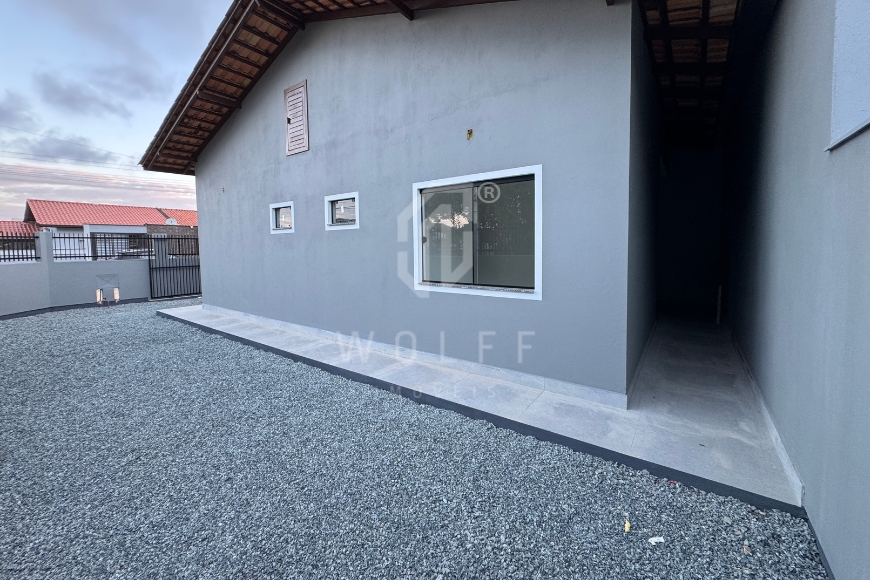 JD1736 - Casa de esquina em Ótima Localização