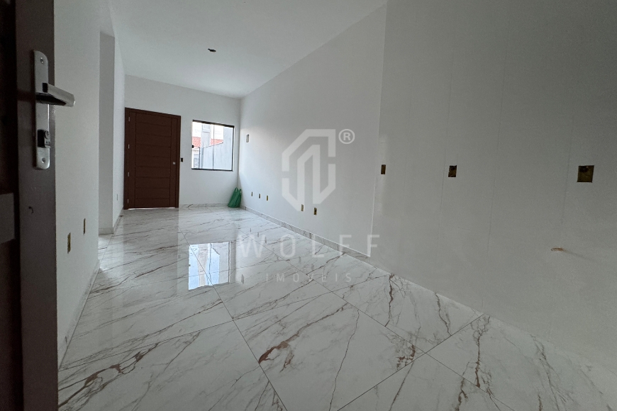 JD1736 - Casa de esquina em Ótima Localização