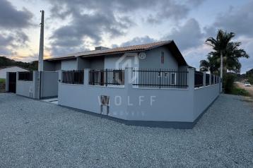 JD1736 - Casa de esquina em Ótima Localização