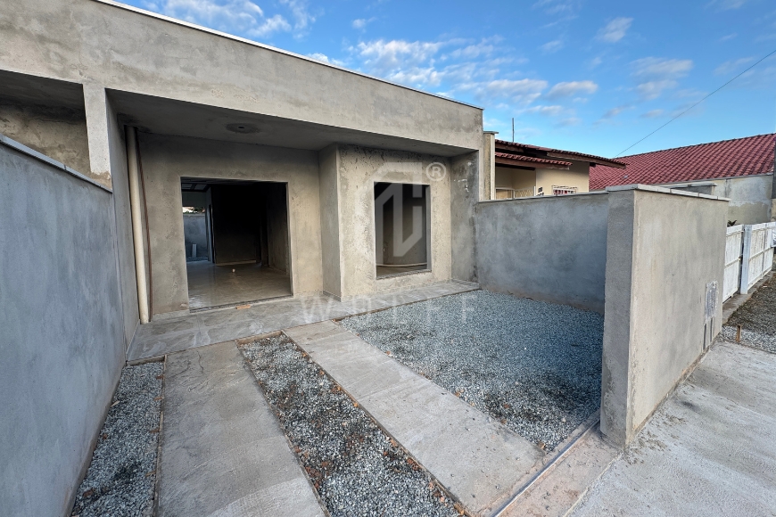 JD1739 - Casa com espaço de terreno livre na Quinta dos Açorianos