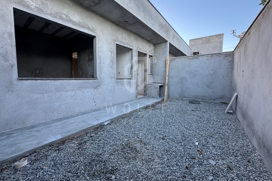 JD1739 - Casa com espaço de terreno livre na Quinta dos Açorianos
