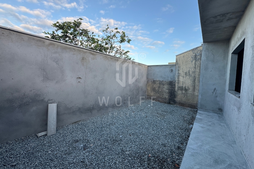 JD1739 - Casa com espaço de terreno livre na Quinta dos Açorianos