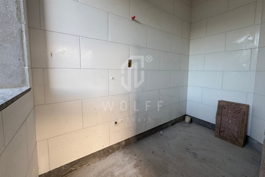 JD1740 - Sobrado com espaço de terreno livre na Quinta dos Açorianos