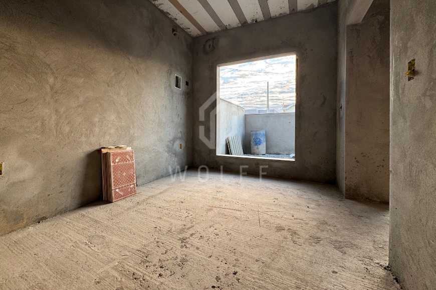 JD1740 - Sobrado com espaço de terreno livre na Quinta dos Açorianos