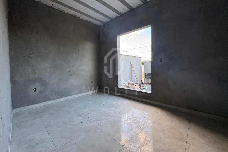 JD1741 - Casa com espaço de terreno livre na Quinta dos Açorianos