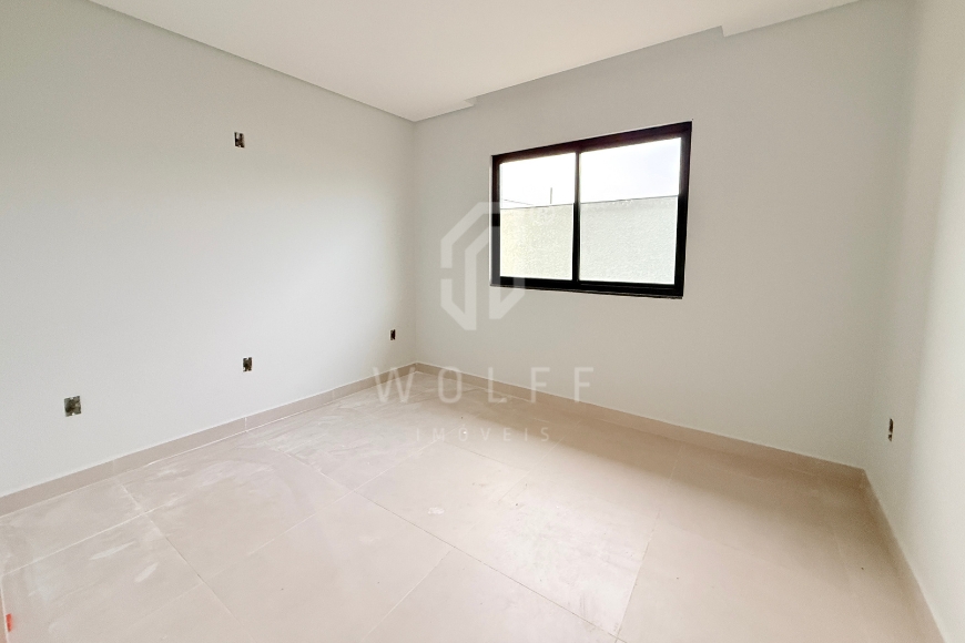 JD1745 - Casa com amplo espaço de terreno em Itajuba