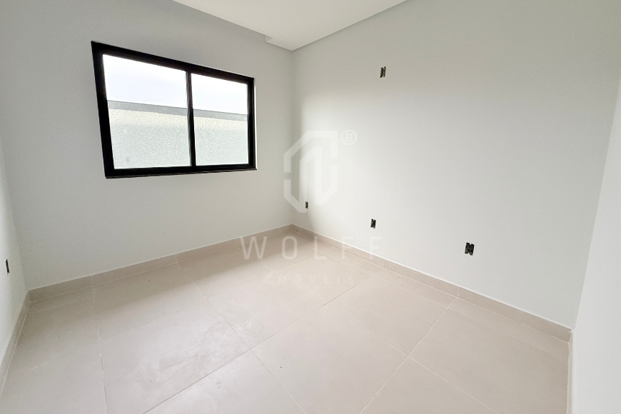 JD1745 - Casa com amplo espaço de terreno em Itajuba