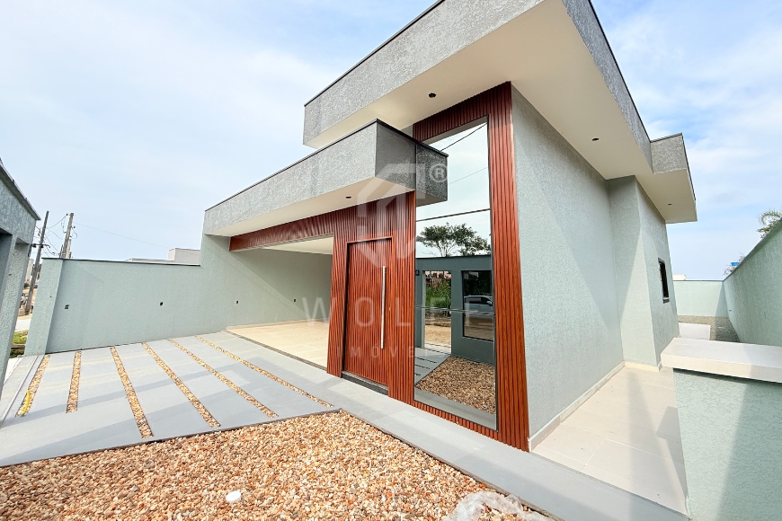 JD1745 - Casa com amplo espaço de terreno em Itajuba