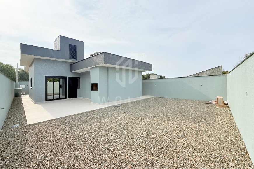 JD1745 - Casa com amplo espaço de terreno em Itajuba