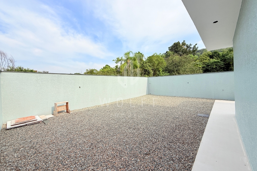 JD1745 - Casa com amplo espaço de terreno em Itajuba