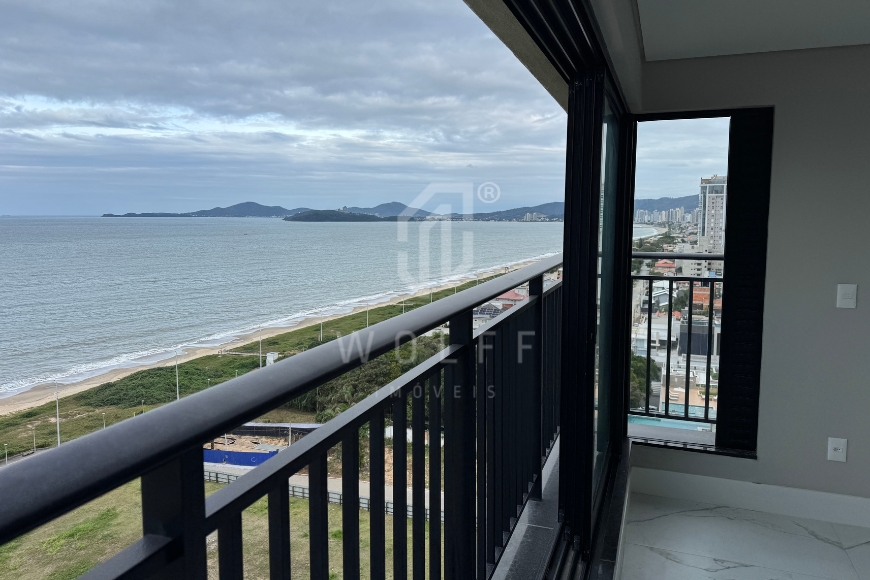 JD1748 - Apartamento com 03 Suítes na Quadra Mar