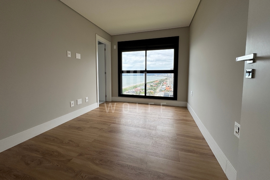 JD1748 - Apartamento com 03 Suítes na Quadra Mar