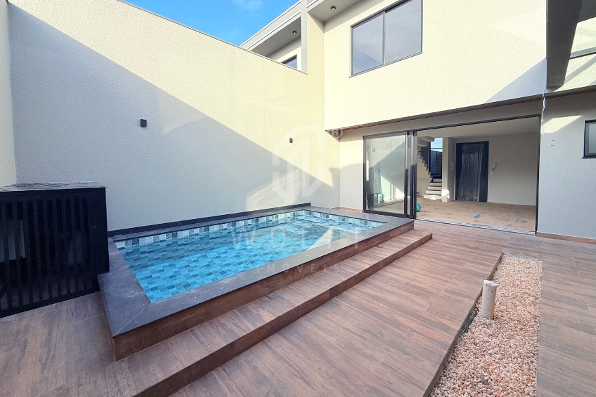 JD1757 - Sobrado com piscina e espaço gourmet em Itajuba