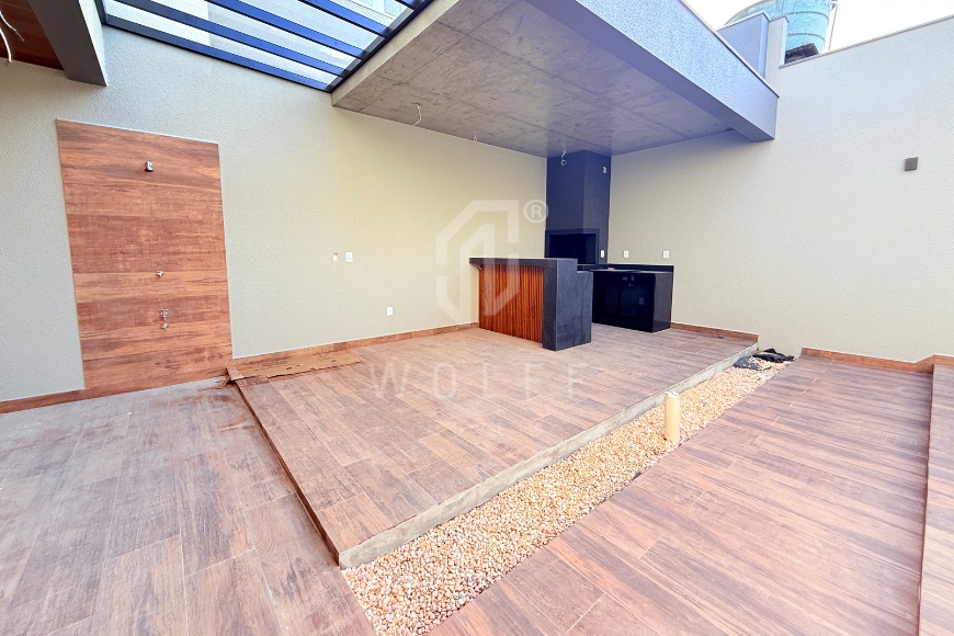 JD1757 - Sobrado com piscina e espaço gourmet em Itajuba