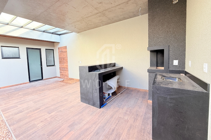 JD1757 - Sobrado com piscina e espaço gourmet em Itajuba