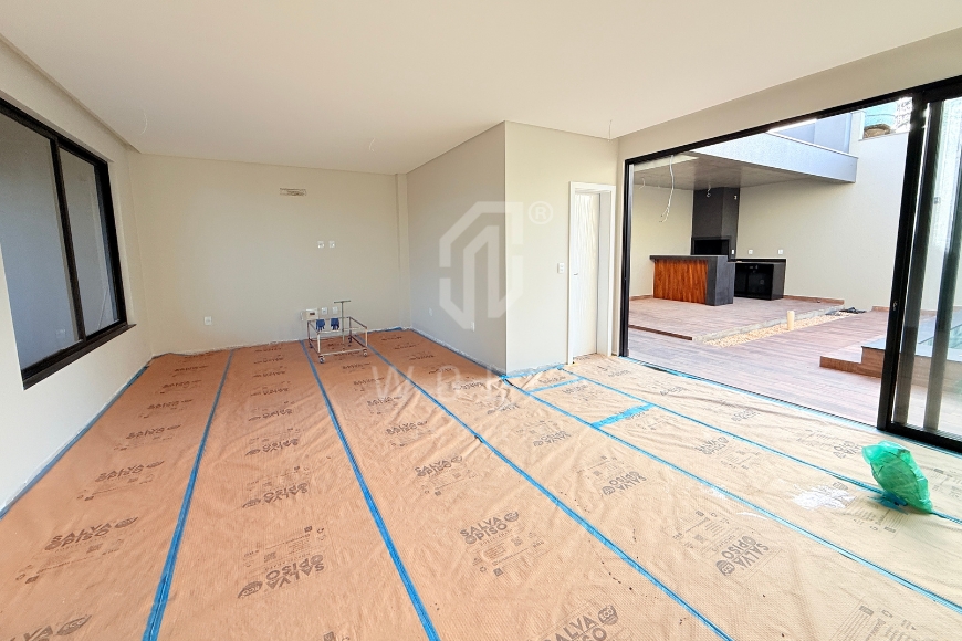 JD1757 - Sobrado com piscina e espaço gourmet em Itajuba