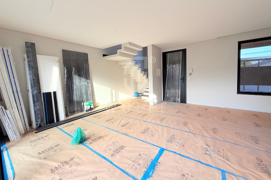 JD1757 - Sobrado com piscina e espaço gourmet em Itajuba