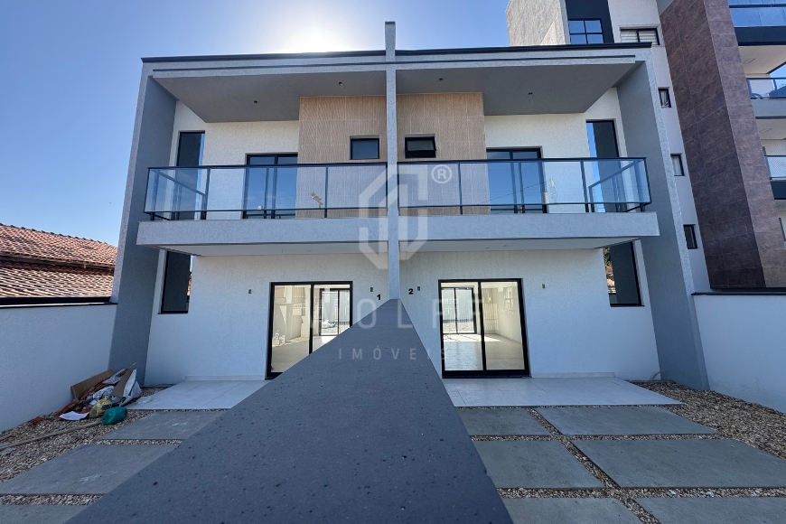 JD1765 - Sobrado com Grande Espaço de fundos no Bairro Itajuba