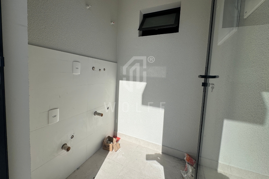 JD1765 - Sobrado com Grande Espaço de fundos no Bairro Itajuba