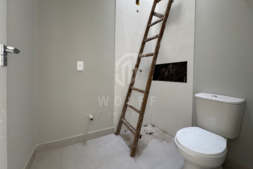 JD1765 - Sobrado com Grande Espaço de fundos no Bairro Itajuba