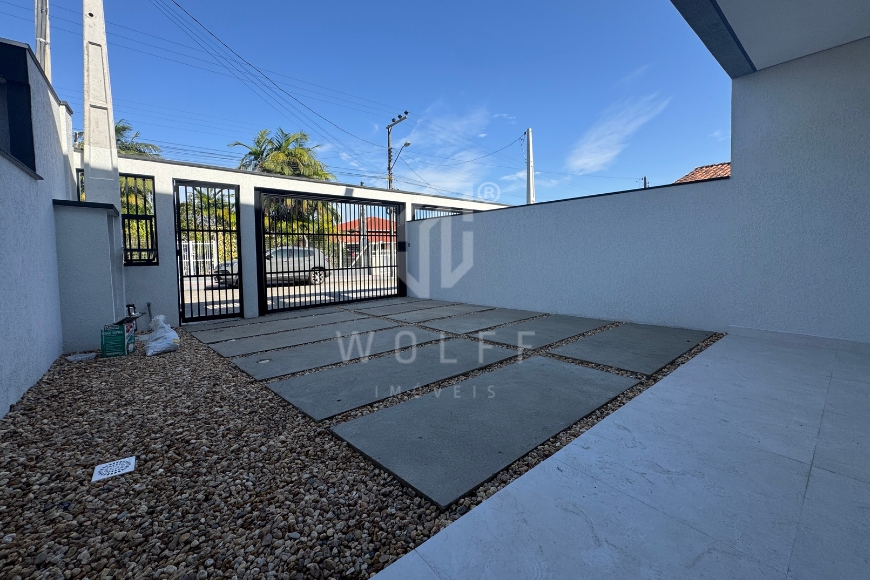 JD1765 - Sobrado com Grande Espaço de fundos no Bairro Itajuba