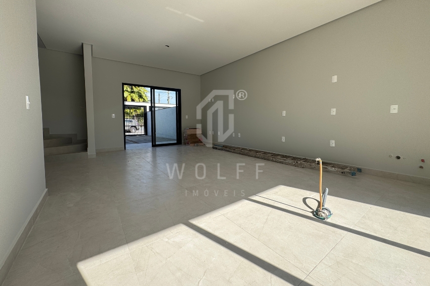 JD1765 - Sobrado com Grande Espaço de fundos no Bairro Itajuba
