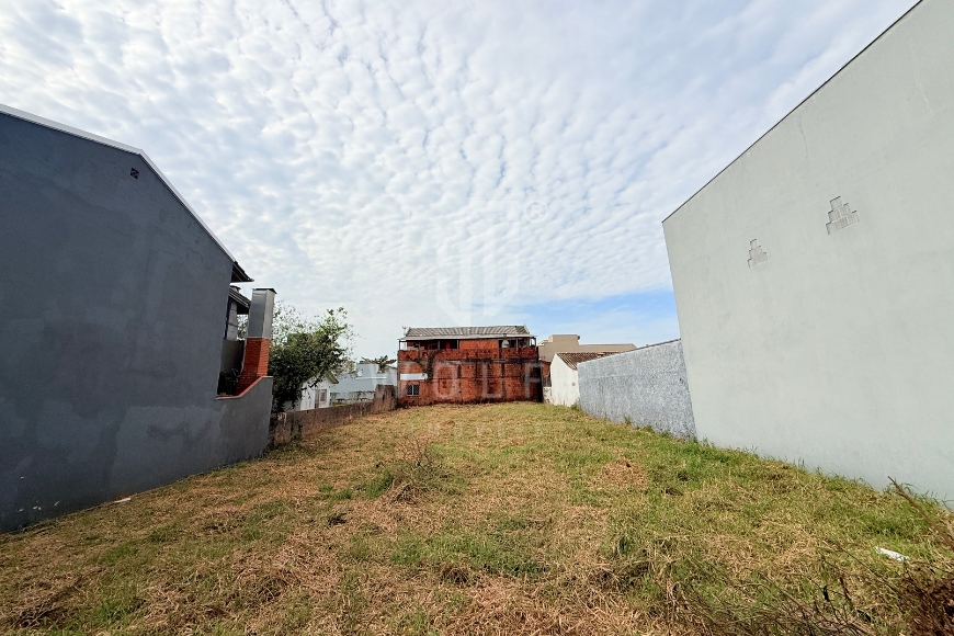 JD1775 - Excelente Terreno no Centro com 580m²