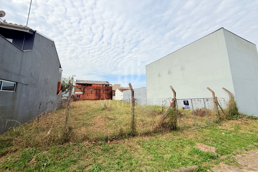 JD1775 - Excelente Terreno no Centro com 580m²